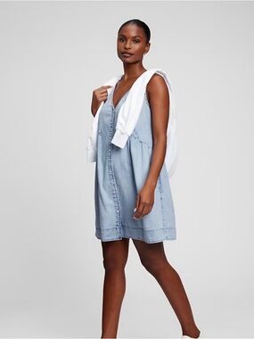 Gap Light Wash Denim V-Neck Button-Front Dress